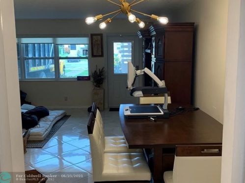 182 Cambridge H, West Palm Beach, FL 33417-1382