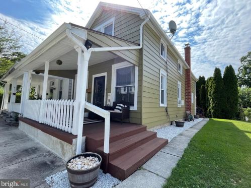 142 Market St, Mount Joy PA  17552-1306 exterior