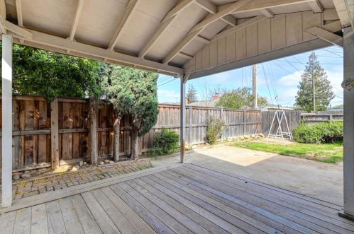 9406 Acapulco Way, Elk Grove CA  95624-1902 exterior