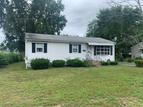 56 Michael Dr, Warwick, RI 02889-4519