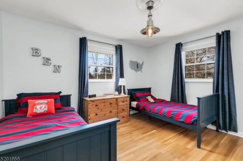 127 Hillside Ave, Bedminster NJ  07921-2516 exterior