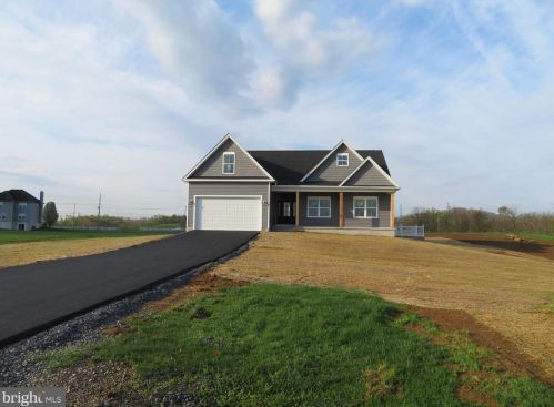362 Chisholm Dr, Hedgesville, WV 25427-7411
