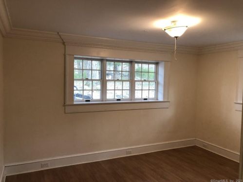 6 Powder Horn Hill Rd, Wilton CT  06897-3119 exterior