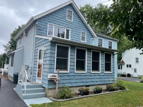 28 Bulger St, Babylon, NY 11702-2502