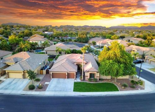 3984 Meadowview Dr, Gilbert, AZ 85298-4868