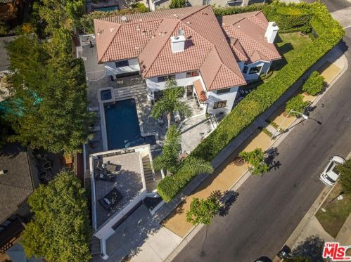 14035 Davana Rd, Van Nuys, CA 91423-4214