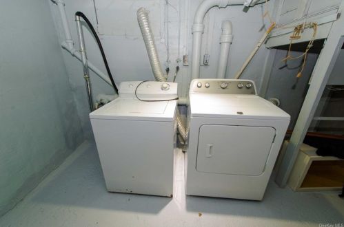 80 Watkins Ave, Middletown NY 10940-4529 exterior