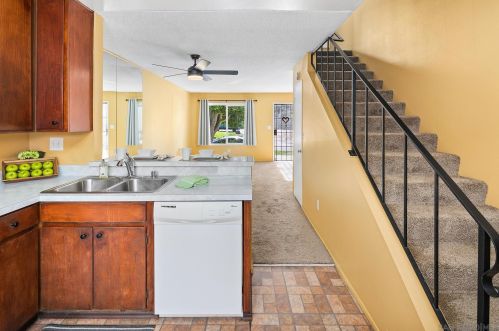 6492 Bell Blf Ave, San Diego CA 92119-1046 exterior