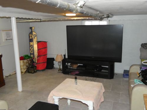 109 Tompkins Ave, South Plainfield NJ  07080-3042 exterior