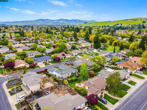 118 Lawnview Cir, Danville CA  94526-5107 exterior