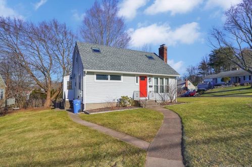 35 Bretton Rd, Manchester, CT 06042-3327