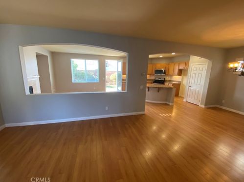 1323 Burdock St, Beaumont CA  92223-8301 exterior