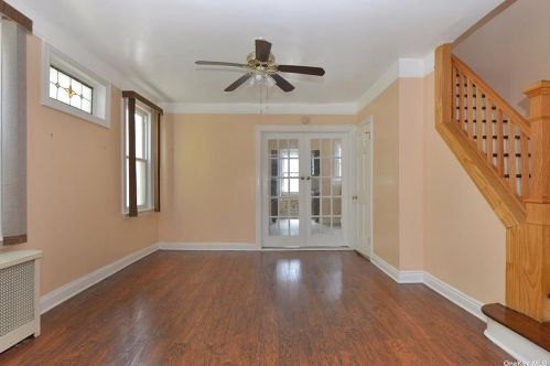 159-18 Grand Central Pkwy, Jamaica, NY 11432-1126