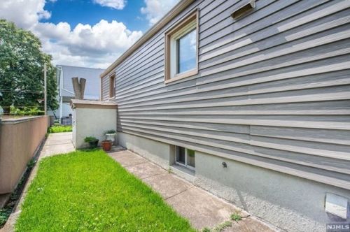 488 Lanza Ave, Outwater NJ  07026-2035 exterior