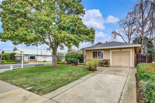 401 Camellia Way, Vacaville, CA 95688-4314