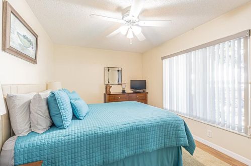 3832 90th Ter, Pinellas Park FL  33782-5942 exterior