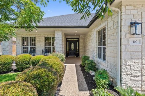 110 Fox Hollow Dr, Georgetown TX  78628-8263 exterior