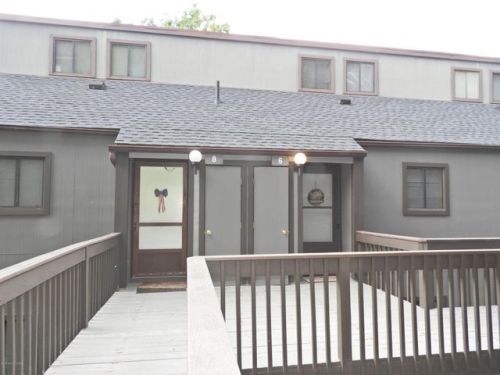 6 Middle Village Way, Tannersville, PA 18372-7722