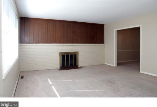17 Wayne Dr, Wilmington DE  19809-1634 exterior