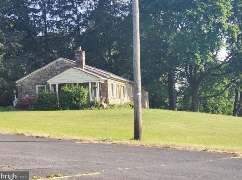 1531 Reading Rd, Schoeneck, PA 17578-9309