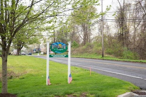 25 Riverview Ct, Brookfield Center CT  06804-1071 exterior
