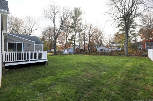 31 Ridgewood Rd, Windsor, CT 06095-3108