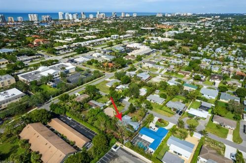 1054 Wisconsin Dr, Naples, FL 34103-3853