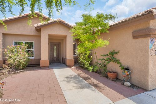7601 Running Bear Dr, Tucson, AZ 85743-1111