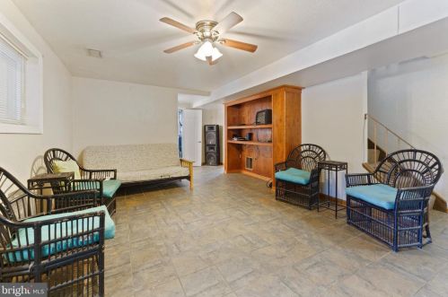 8813 Sylvania St, Lorton VA  22079-1612 exterior