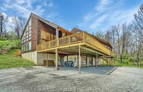 5 Peach Tree Ln, Warwick NY  10990-3133 exterior