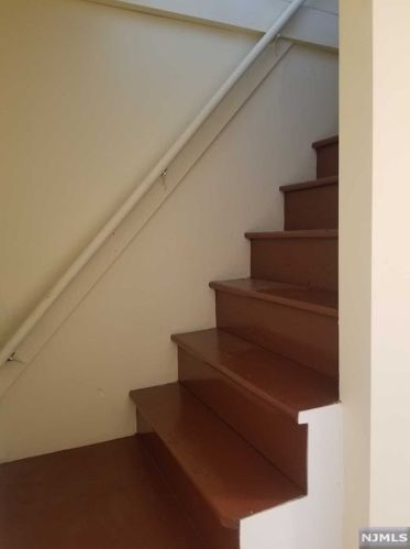 88 Kuna Ter, Irvington NJ  07111-2919 exterior