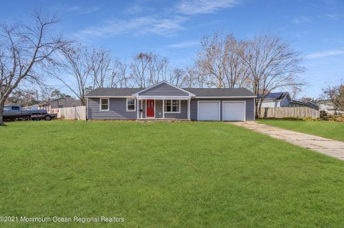 239 Cottonwood Dr, Bricktown, NJ 08723-3371