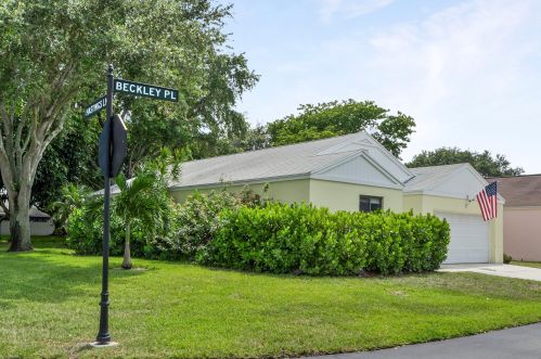 2 Beckley Pl, Boynton Beach, FL 33426-7601
