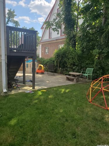 623 Beach 8th St, Far Rockaway NY  11691-5201 exterior