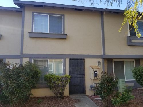 496 Ginkgo Ct, San Jose, CA 95111-2327