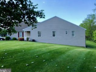 254 Equine Cv, Red Lion, PA 17356-8779