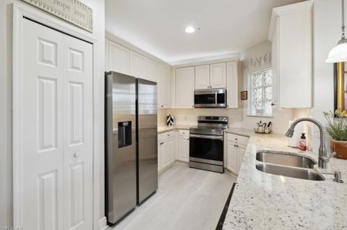 1315 Sweetwater Cv, Naples, FL 10104-4200