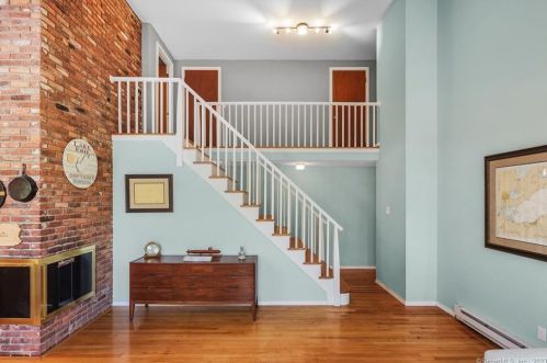 1 Yellow Yellow Cir, Middletown CT  06457-4929 exterior