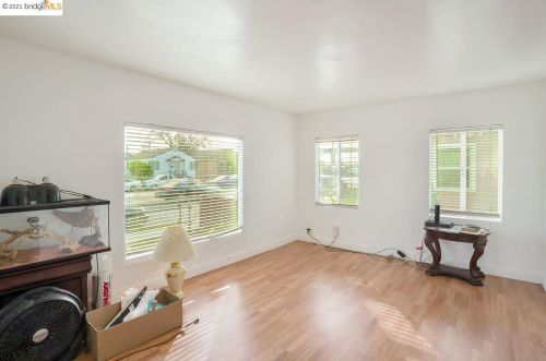 943 105th Ave, Oakland, CA 94603-3120