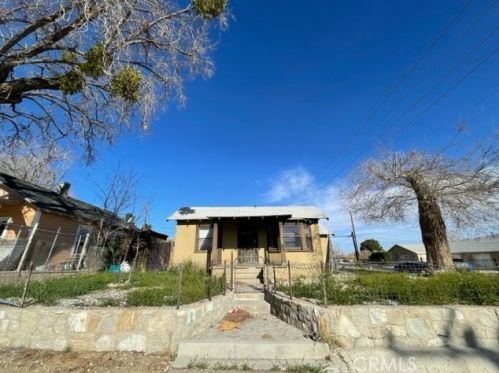 15596 4th St, Victorville, CA 92395-3158