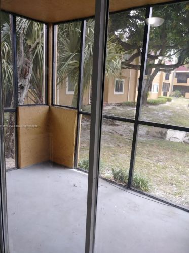 8320 1st St, Hollywood, FL 33025-1400