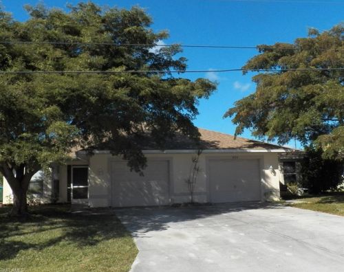 620 13th Pl, Cape Coral, FL 33990-2625