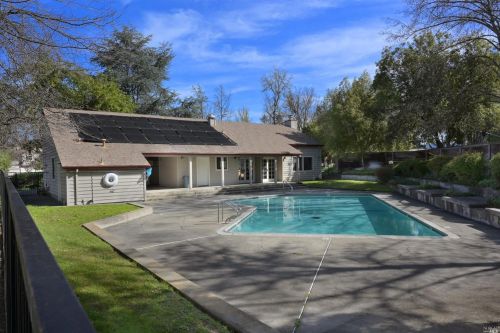 2546 Westberry Dr, Santa Rosa CA 95403-7203 exterior