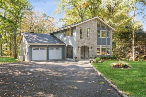 72 Hunting Ridge Rd, Stamford, CT 06903-2317
