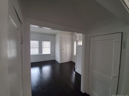 22 Butler Ave, Bridgeport, CT 06605-1946