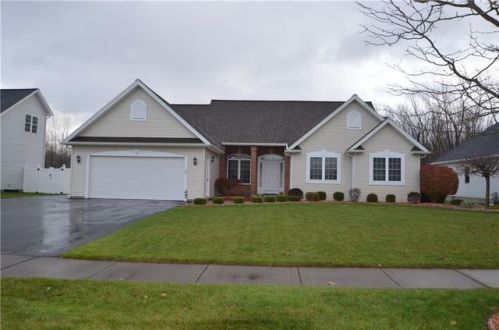 39 Pinto Run, Spencerport, NY 14559-2413