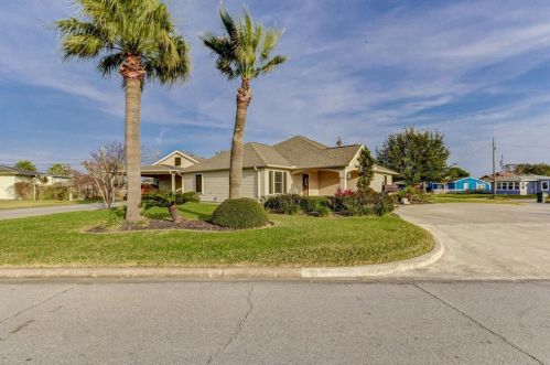 1310 Byu Shr Dr, Galveston TX 77551-4300 exterior