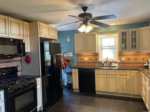 2397 Centre Ave, North Bellmore, NY 11710-3410