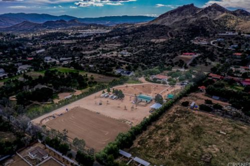 33116 Barber Rd, Santa Clarita, CA 91390-3405