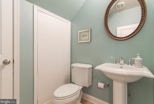 1531 Bainbridge St, Philadelphia PA  19146-1634 exterior